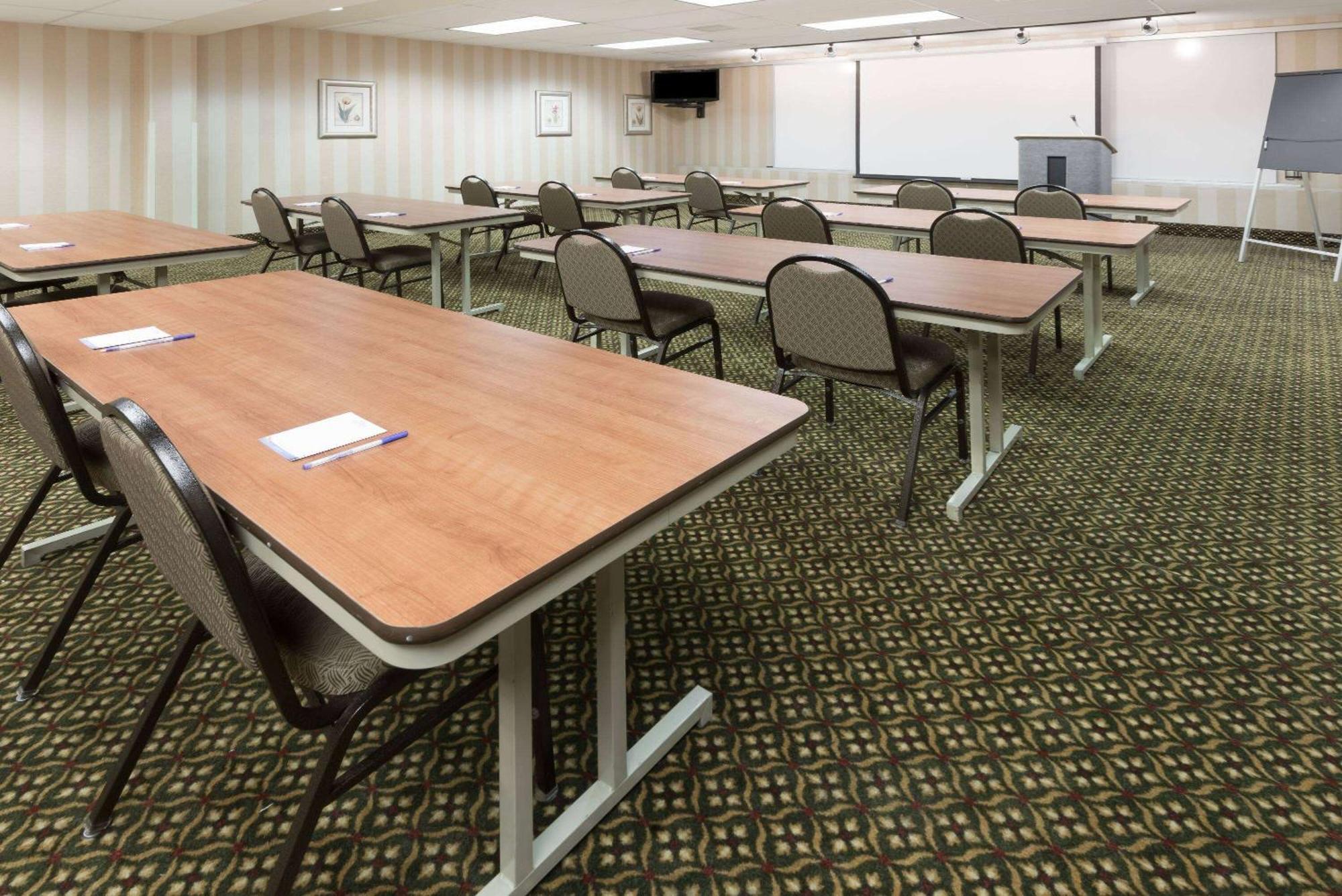 מלון Baymont By Wyndham Indianapolis South מראה חיצוני תמונה