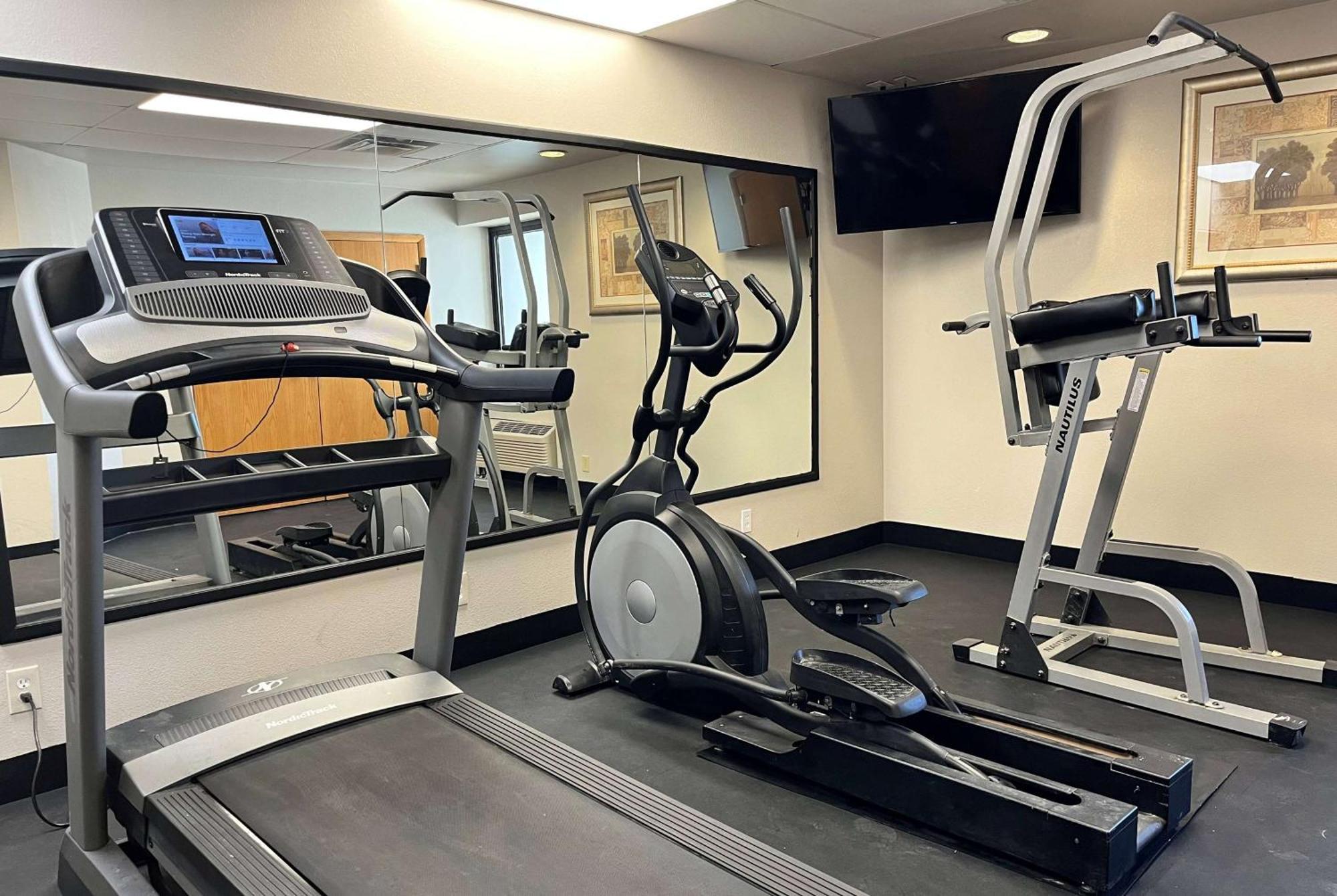 מלון Baymont By Wyndham Indianapolis South מראה חיצוני תמונה